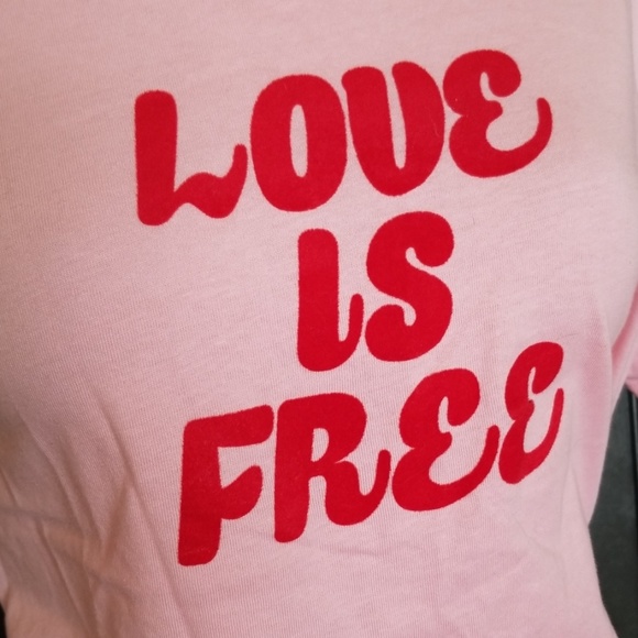 Forever 21 Tee Shirt 👚 - Picture 2 of 5